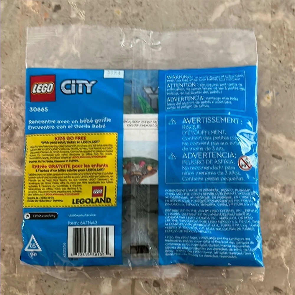 LEGO City Jungle Adventure Set with Baby Gorilla - Picture 2 of 3